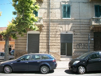 Foto Locale commerciale in VIA S.SPAVENTA, Lanciano Centro di 50 m²