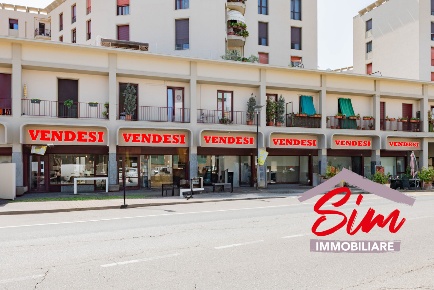 Foto Locale commerciale in Corso Vercelli sn, Novara San Paolo di 390 m²