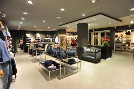 Foto Locale commerciale in buia, Lucca Sant'Anna di 40 m² con 1 locali