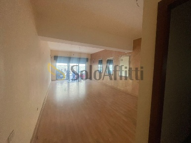 Foto Locale commerciale in Via Giuseppe Reale 72, Reggio di Calabria