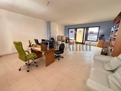 Foto Locale commerciale in Via Giulio Foglia 88, Marcianise di 68 m²