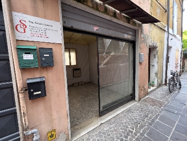 Foto Locale commerciale in Via A. Leonelli 19, Crevalcore Centro di 14 m²