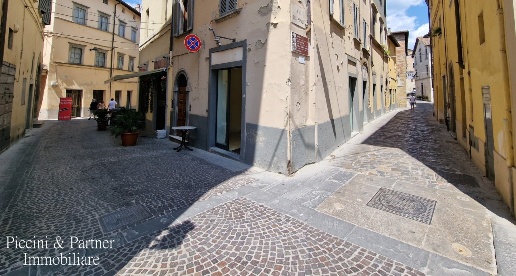 Foto Locale commerciale in Via del Popolo 2, Città di Castello Centro