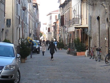 Foto Locale commerciale a Senigallia Centro Storico di 35 m² con 1 locali