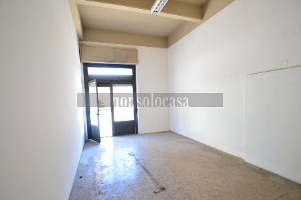 Foto Locale commerciale in Via Giuseppe Garibaldi 165, Umbertide Centro