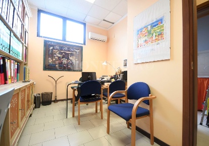 Foto Ufficio in Via Variante Aurelia 125, Sarzana Crociata di 42 m²