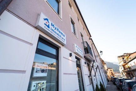 Foto Locale commerciale in Via Pieve, Chiampo Centro di 70 m² con 2 locali