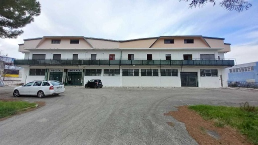 Foto Attività commerciale in Via Ausa 46, Rimini Cerasolo di 600 m²