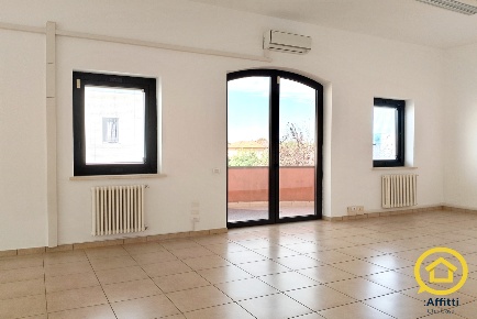 Foto Ufficio in Via dei Papaveri 1530, Longiano Budrio di 110 m² in affitto
