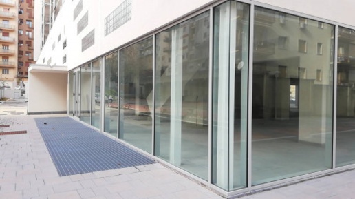 Foto Locale commerciale a Caltanissetta Centro di 367 m² con 1 locali