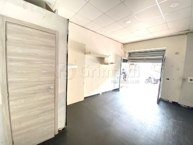 Foto Locale commerciale a Giugliano in Campania Giardini - Oasi Sacro Cuore