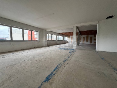 Foto Ufficio in Via Stazione 56, Trissino Centro di 159 m² con 1 locali