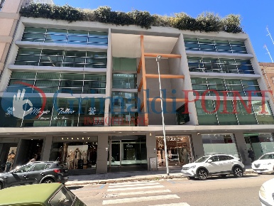 Foto Ufficio in Via Nazario Sauro 14, Lecce Mazzini di 101 m² con 4 locali