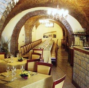 Foto Attività commerciale in Via del Fosso, Lucca di 130 m² con 2 locali