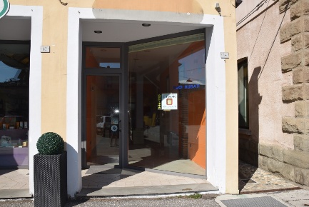 Foto Attività commerciale in Piazza Roma 17, Novafeltria Centro di 102 m²