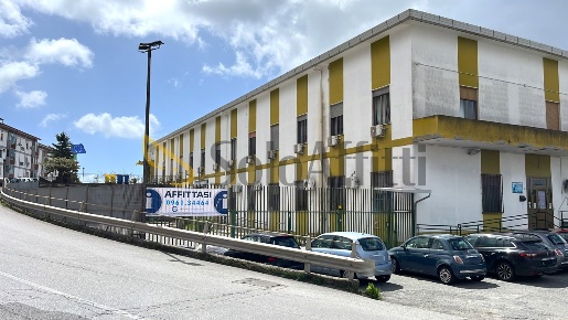 Foto Ufficio a Catanzaro Sant'Antonio - De Filippis di 500 m² con 10 locali