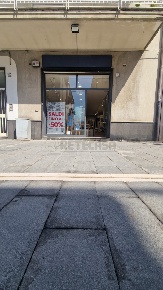 Foto Locale commerciale a Mercato San Severino Centro di 90 m² con 1 locali