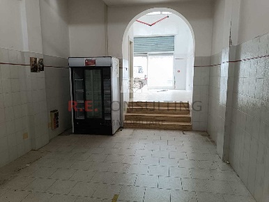 Foto Locale commerciale in via montello, Locorotondo di 40 m² con 3 locali