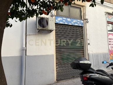 Foto Locale commerciale in Via Felice Bisazza 3, Messina Centro Storico