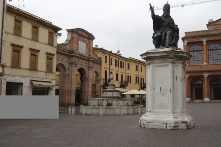 Foto Attività commerciale in Piazza Cavour 31, Rimini Centro Storico