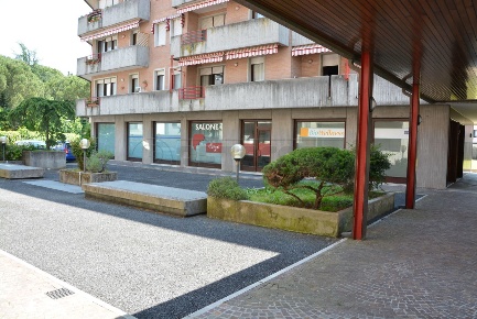 Foto Locale commerciale in VIA DIVISIONE JULI 18-19, Manzano Centro