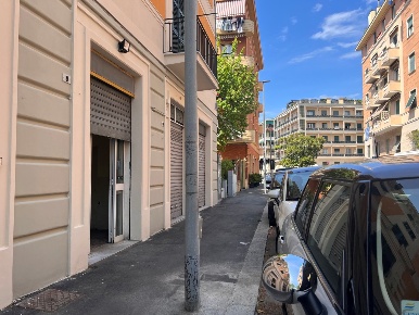 Foto Locale commerciale in Via Lauro de Bosis, Genova Albaro di 21 m²