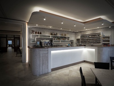 Foto Attività commerciale in Via del Popolo, Capannori Centro di 150 m²