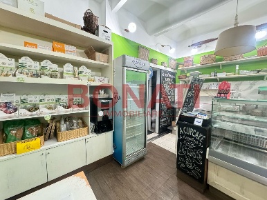 Foto Attività commerciale in Via San Pietro 8, Monterosso al Mare Centro