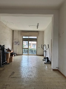 Foto Locale commerciale a Colli del Tronto di 58 m² con 1 locali in vendita
