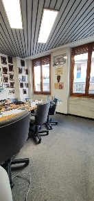 Foto Ufficio in Piazza Aranci 35, Massa Centro di 95 m² con 4 locali