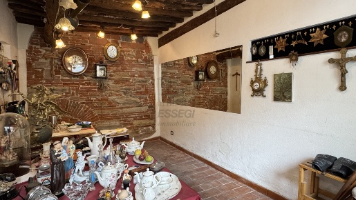 Foto Locale commerciale in via vecchia v 2/A, Lucca di 15 m² con 1 locali
