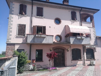 Foto Ufficio in Via L. Galli 9, Casalmaggiore di 120 m² con 4 locali
