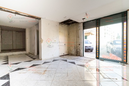 Foto Locale commerciale a Siracusa Grottasanta - Tunisi di 61 m² in vendita