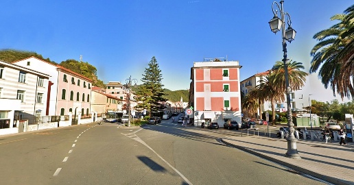 Foto Locale commerciale a Sestri Levante di 57 m² con 2 locali in vendita