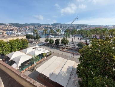 Foto Ufficio in Via del Molo, Genova Molo di 129 m² con 8 locali in affitto