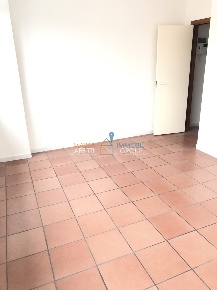 Foto Ufficio in Via Massa Avenza 49, Massa Zona Industriale di 52 m²