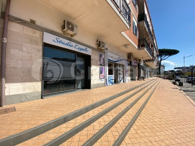 Foto Locale commerciale in Via Colonne 12, Giugliano in Campania di 45 m²