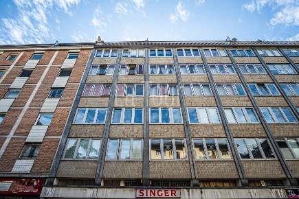 Foto Ufficio in Via B. Festaz 54, Aosta Centro di 147 m² con 7 locali