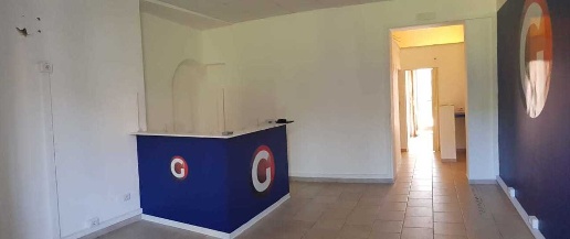 Foto Locale commerciale a Gravina di Catania Centro di 60 m² con 2 locali