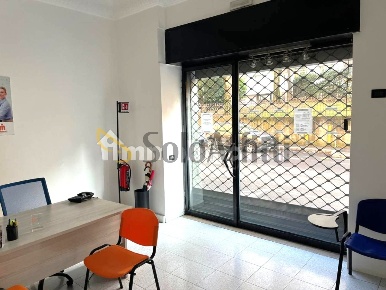 Foto Locale commerciale a Seregno Umberto I - Garibaldi di 70 m² in affitto