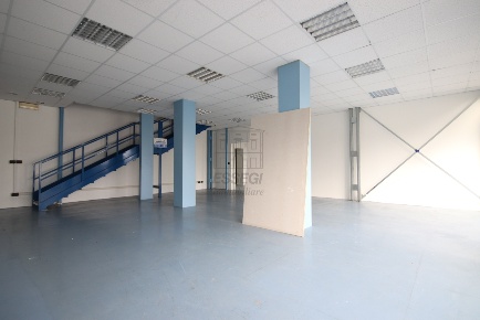 Foto Locale commerciale in Via delle Ville Prima Acquacalda 895, Lucca