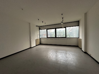 Foto Ufficio in Largo Parolini, Bassano del Grappa Centro di 75 m²