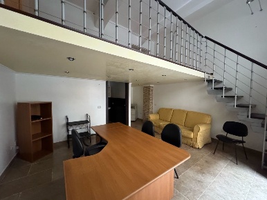 Foto Locale commerciale in Via Nino Pesce 72, Taggia Centro di 50 m²
