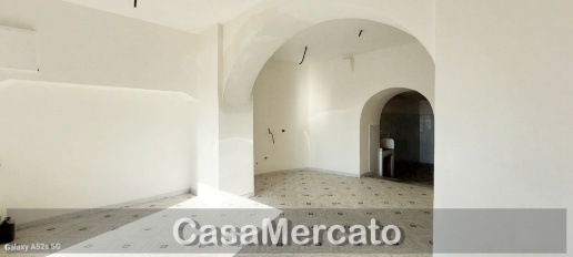 Foto Locale commerciale in Via Madonna del Tufo, Rocca di Papa Centro