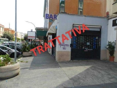 Foto Locale commerciale in Via dei Castani, Roma Centocelle di 210 m²