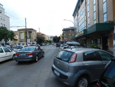 Foto Locale commerciale in Via dei Castani, Roma Centocelle di 210 m²