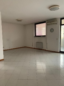 Foto Ufficio a Aulla di 75 m² con 3 locali in vendita