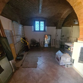 Foto Locale commerciale in Via Enea Silvio Piccolomini, Siena di 70 m²