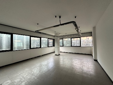 Foto Ufficio in Largo Parolini, Bassano del Grappa Centro di 90 m²