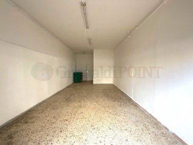 Foto Locale commerciale a Giugliano in Campania di 35 m² con 1 locali